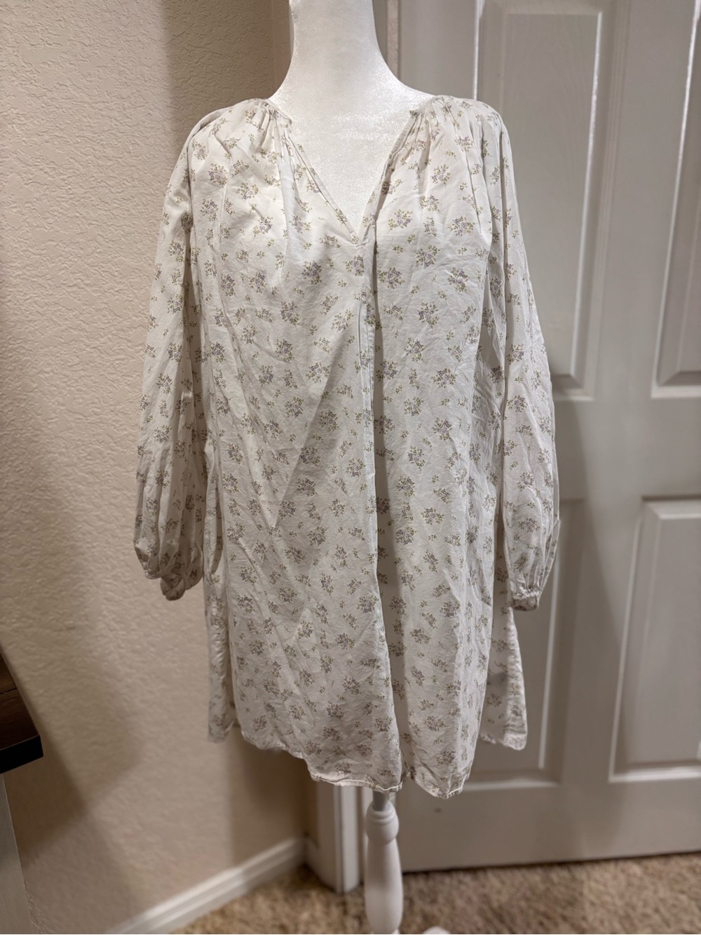 Forever 21 Cream Floral Long-Sleeve Peasant Dress